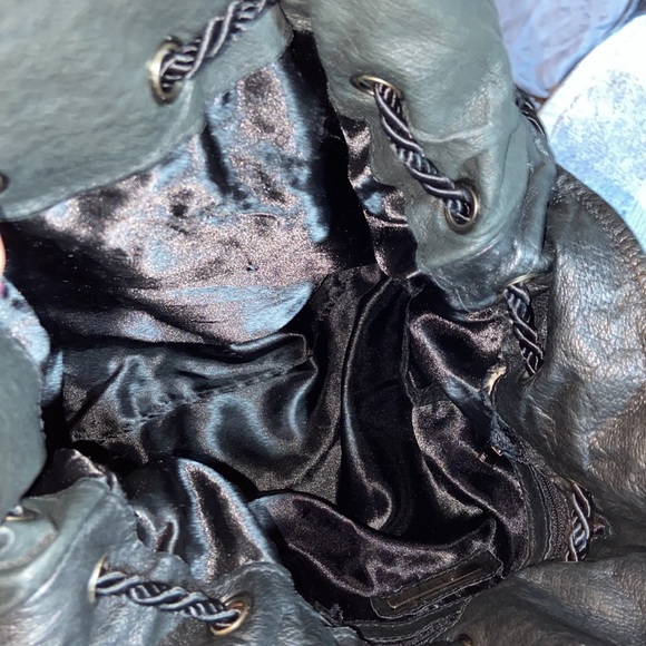 EUC SHIH by Stephanie Lin Black Leather drawstring Shoulder Bag - Picture 6 of 16